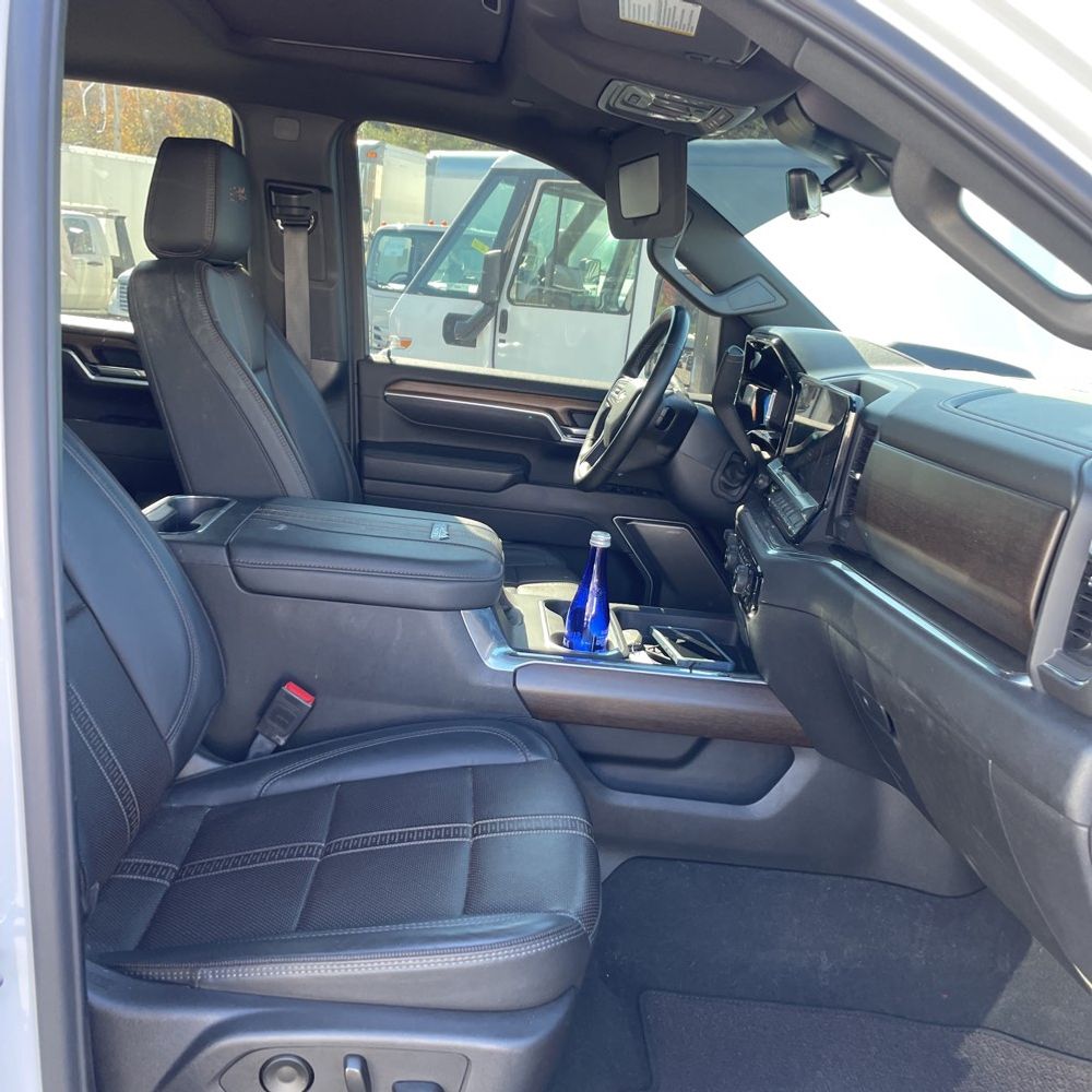 2025 Chevrolet Silverado 3500HD High Country
