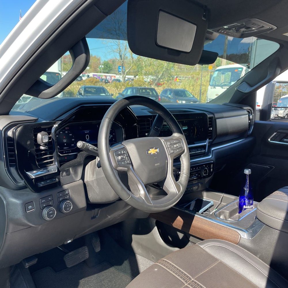 2025 Chevrolet Silverado 3500HD High Country