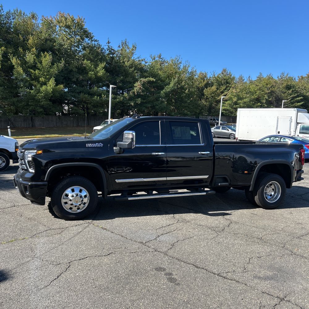 2025 Chevrolet Silverado 3500HD High Country