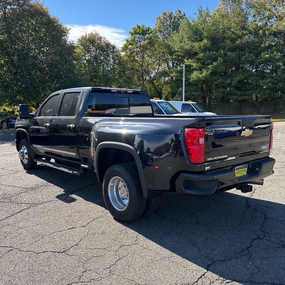 2025 Chevrolet Silverado 3500HD High Country