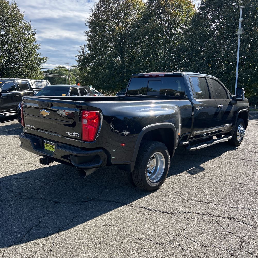 2025 Chevrolet Silverado 3500HD High Country