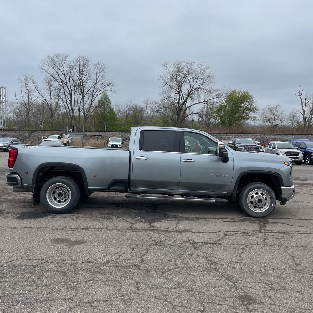 2024 Chevrolet Silverado 3500HD LTZ