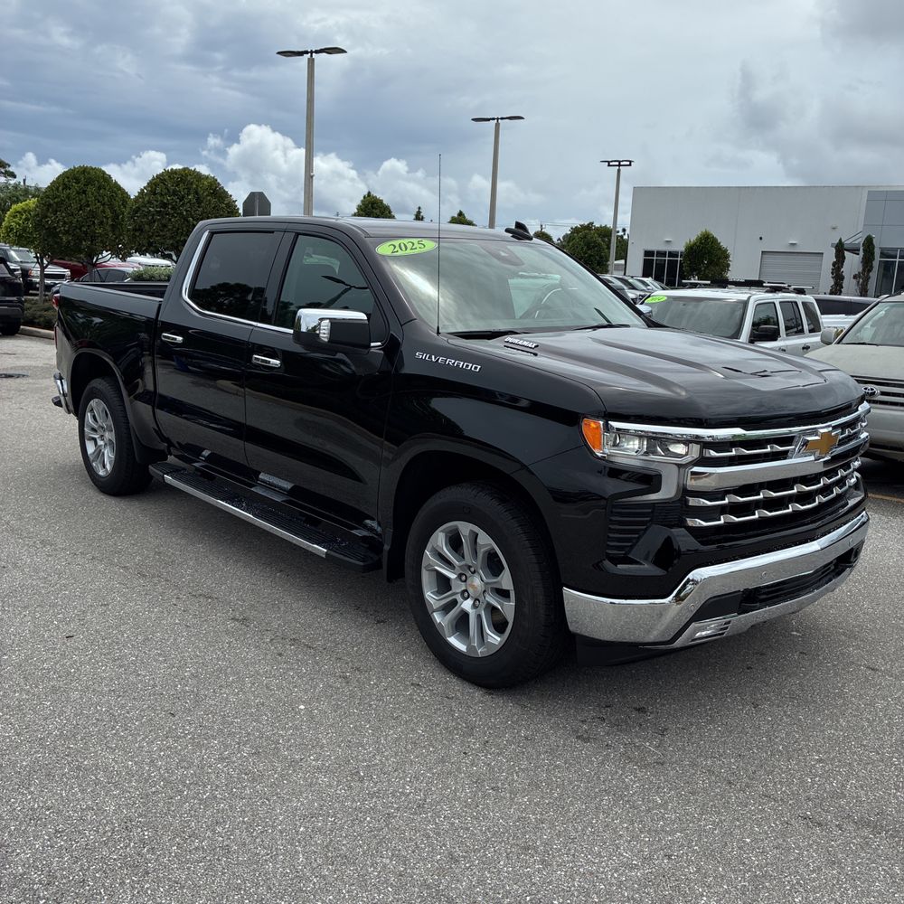 2025 Chevrolet Silverado 1500 LTZ
