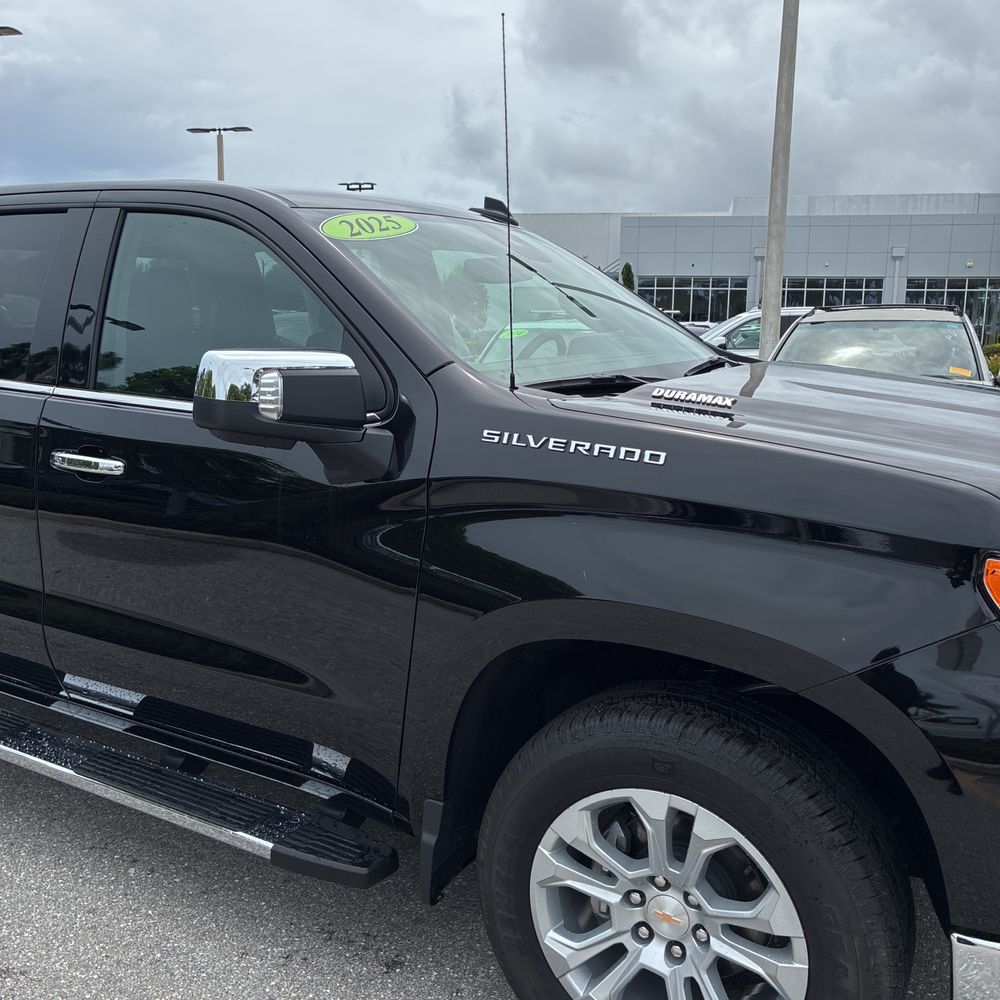2025 Chevrolet Silverado 1500 LTZ