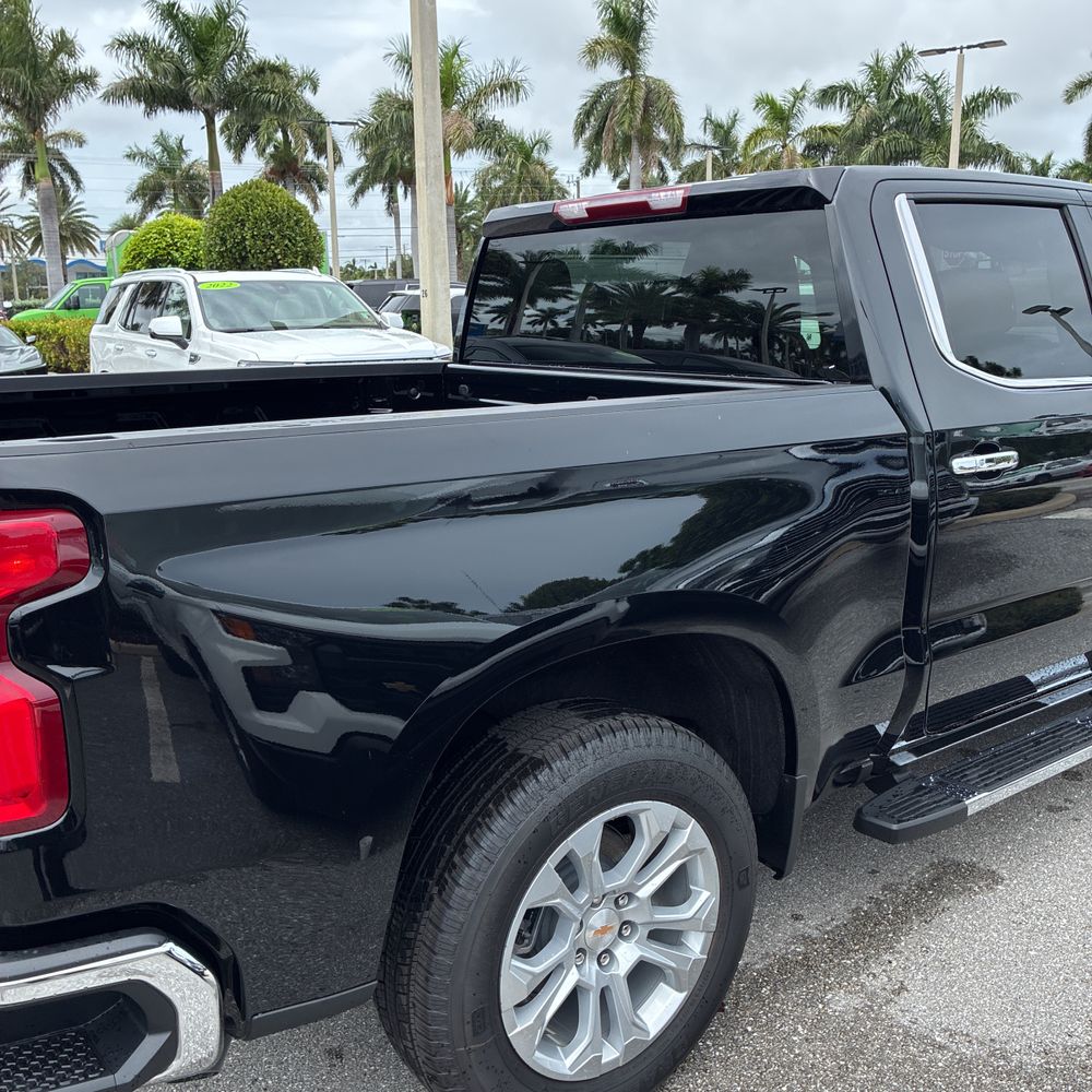 2025 Chevrolet Silverado 1500 LTZ
