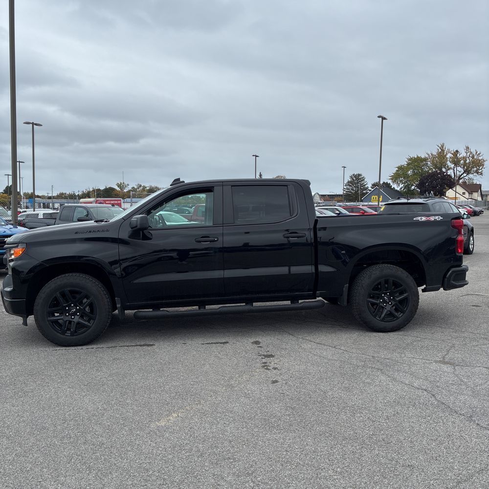 2024 Chevrolet Silverado 1500 Custom