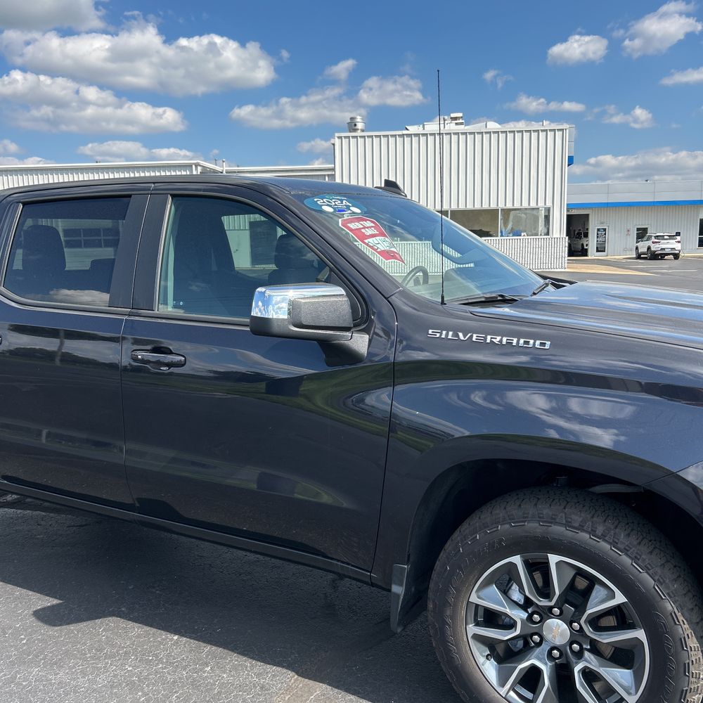 2024 Chevrolet Silverado 1500 LT