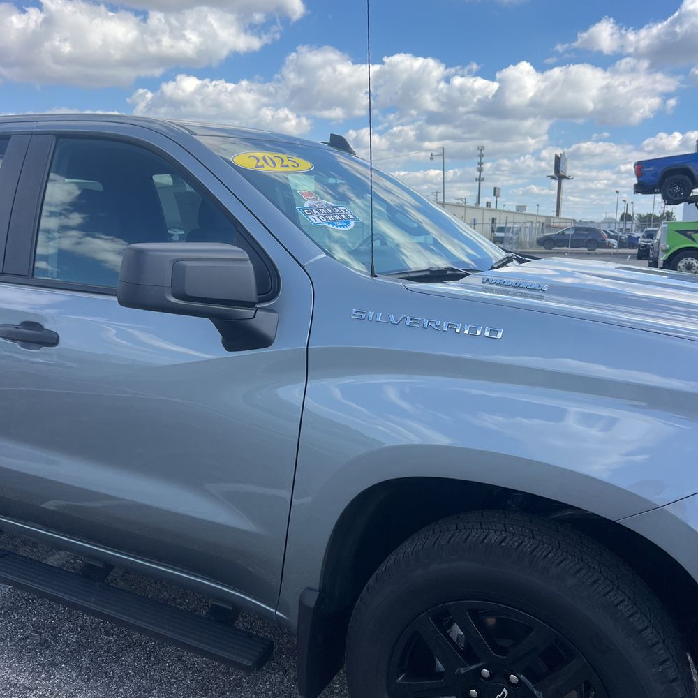 2025 Chevrolet Silverado 1500 Custom