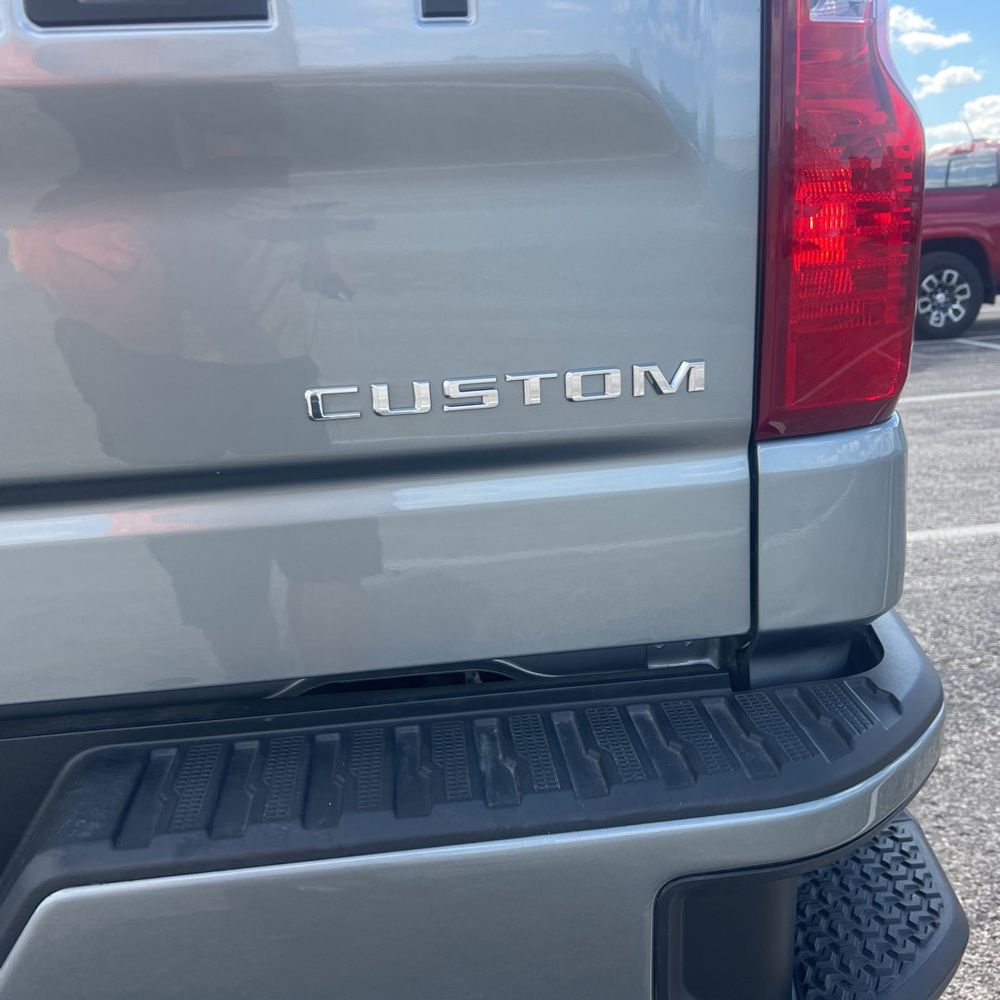 2025 Chevrolet Silverado 1500 Custom