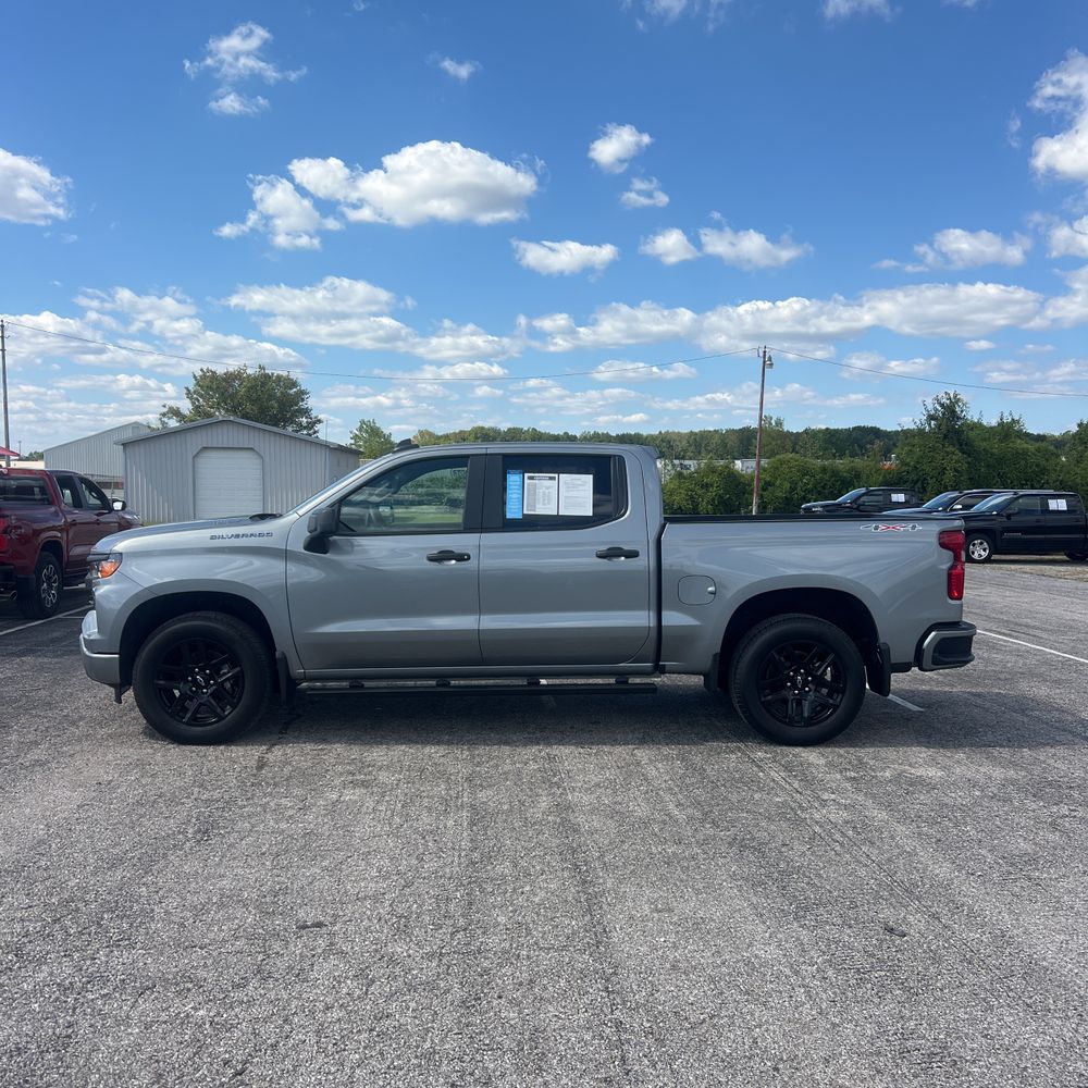 2025 Chevrolet Silverado 1500 Custom