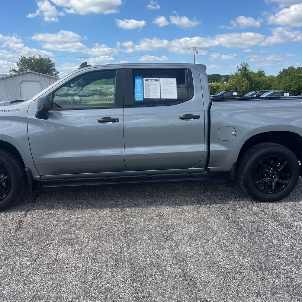 2025 Chevrolet Silverado 1500 Custom