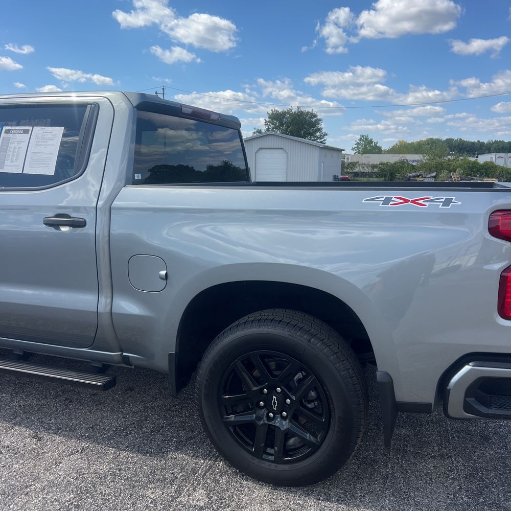 2025 Chevrolet Silverado 1500 Custom