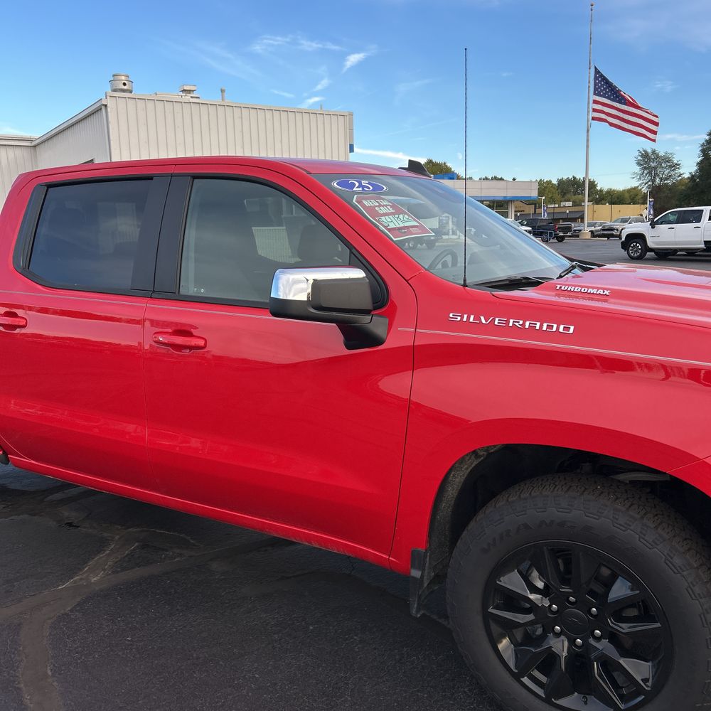 2025 Chevrolet Silverado 1500 LT