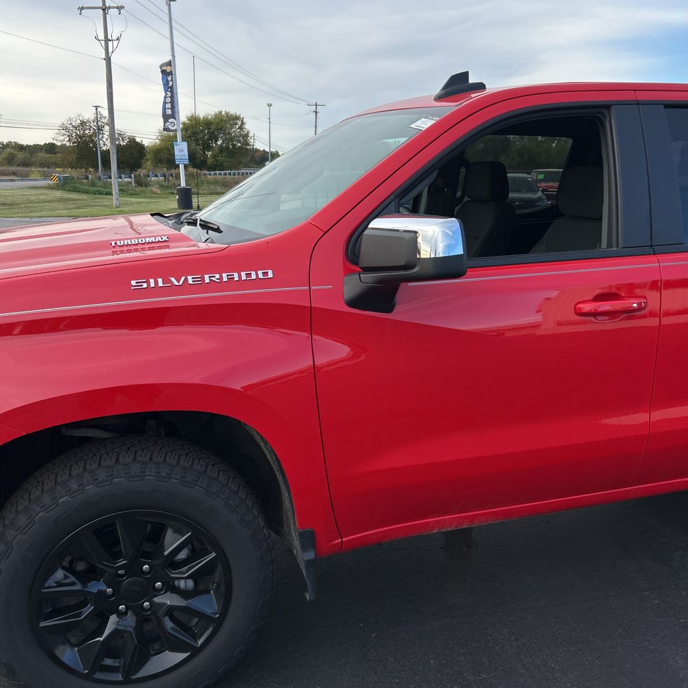 2025 Chevrolet Silverado 1500 LT