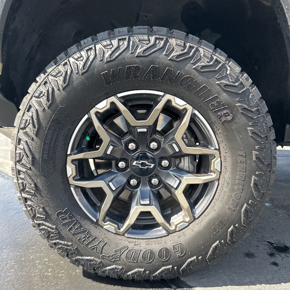 2024 Chevrolet Colorado ZR2