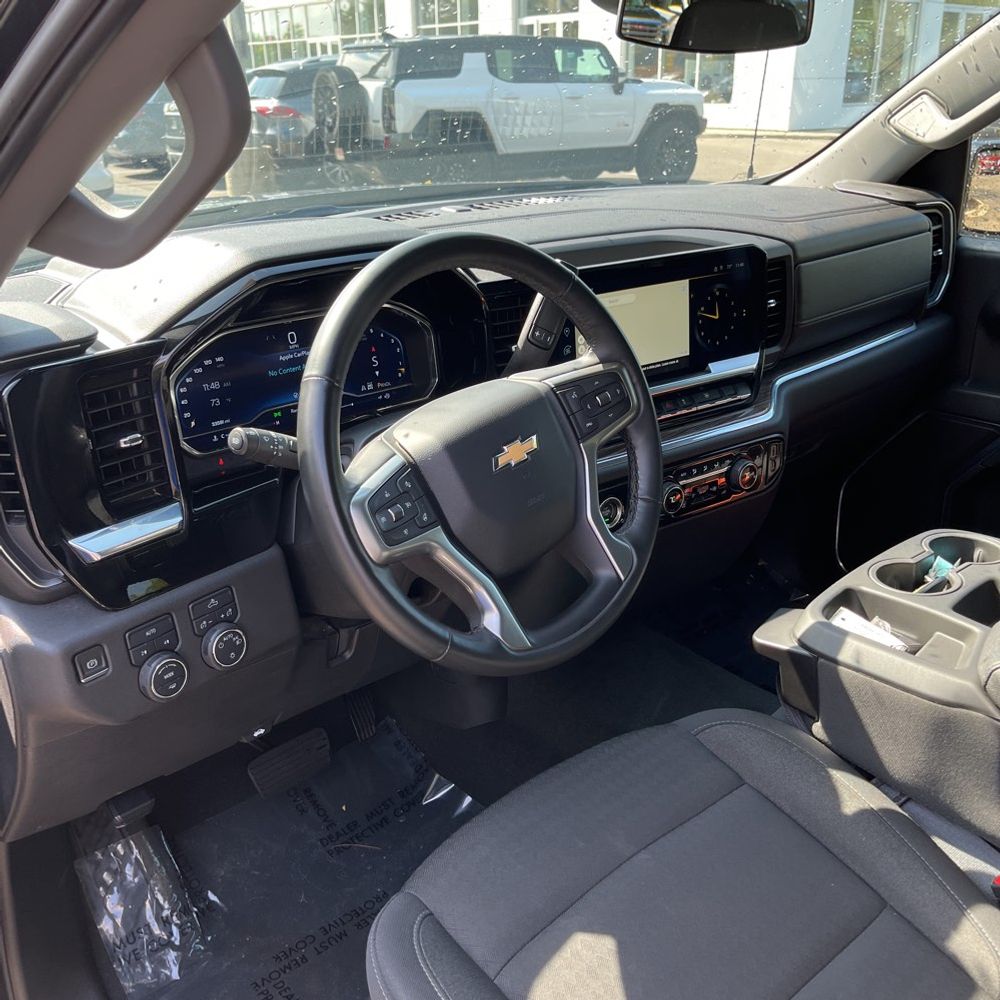 2024 Chevrolet Silverado 1500 LT