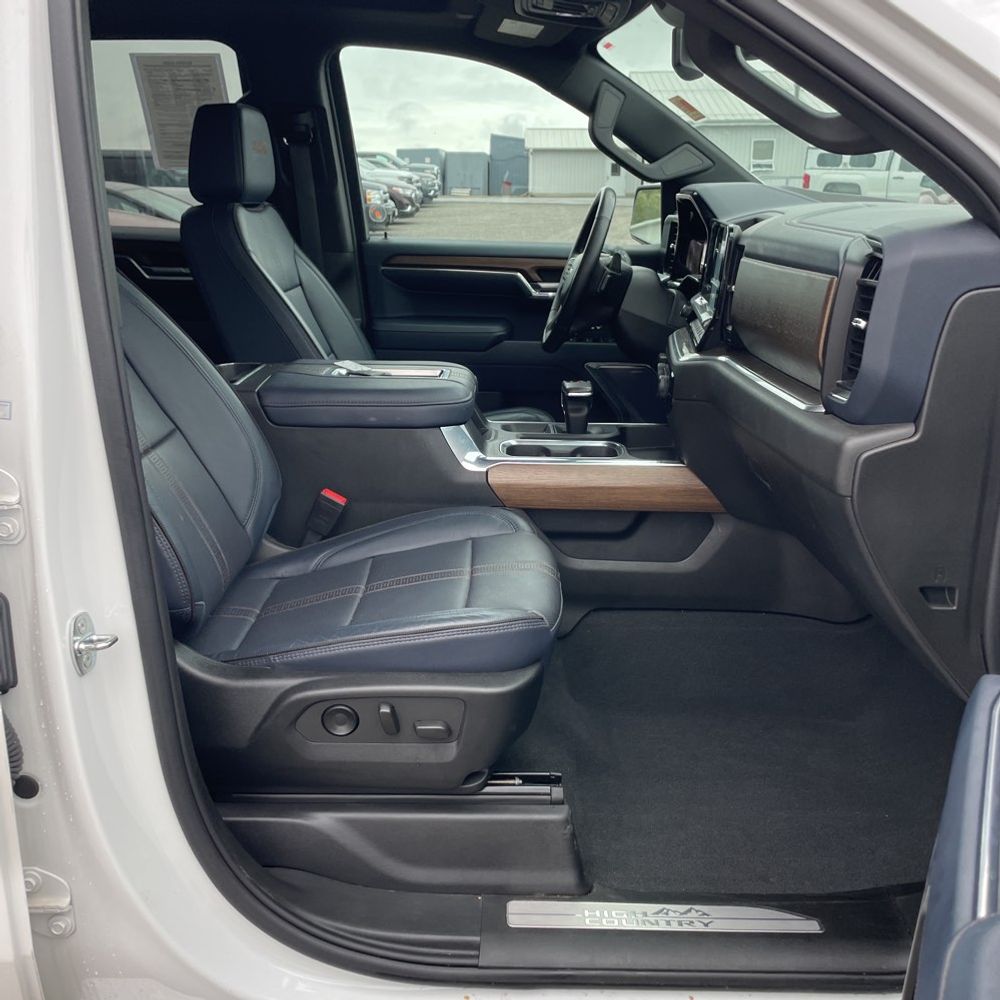 2022 Chevrolet Silverado 1500 High Country