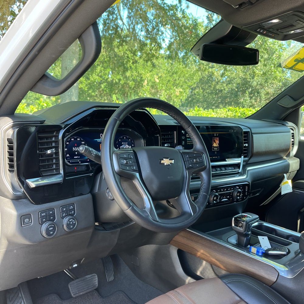 2023 Chevrolet Silverado 1500 High Country
