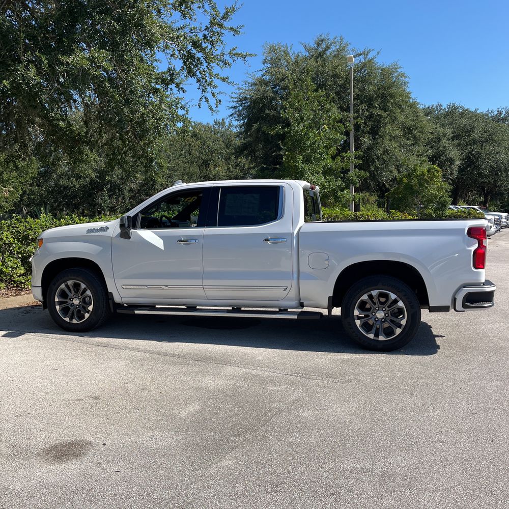 2023 Chevrolet Silverado 1500 High Country