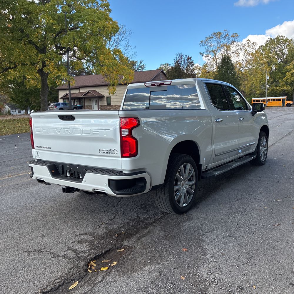 2022 Chevrolet Silverado 1500 High Country