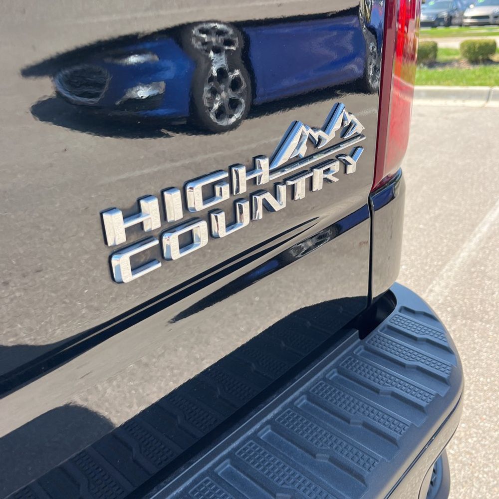 2022 Chevrolet Silverado 1500 High Country