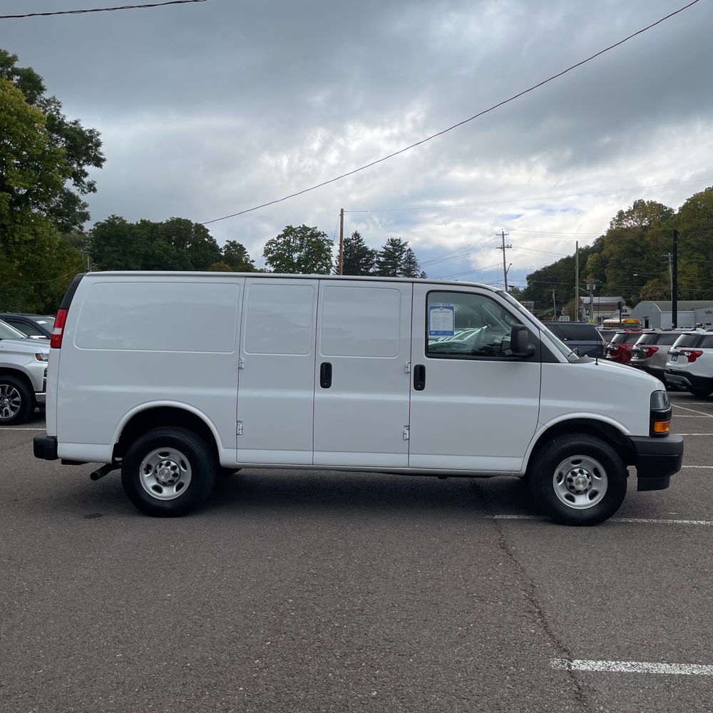 2024 Chevrolet Express 2500