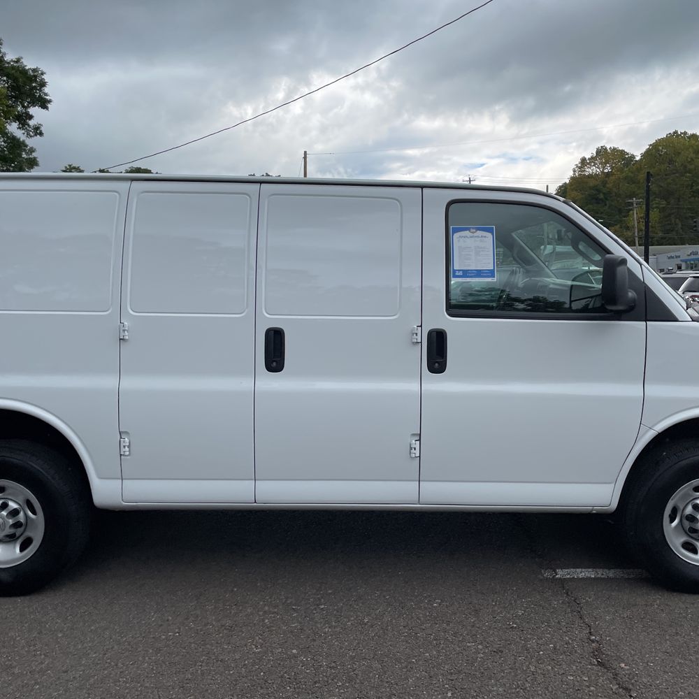 2024 Chevrolet Express 2500