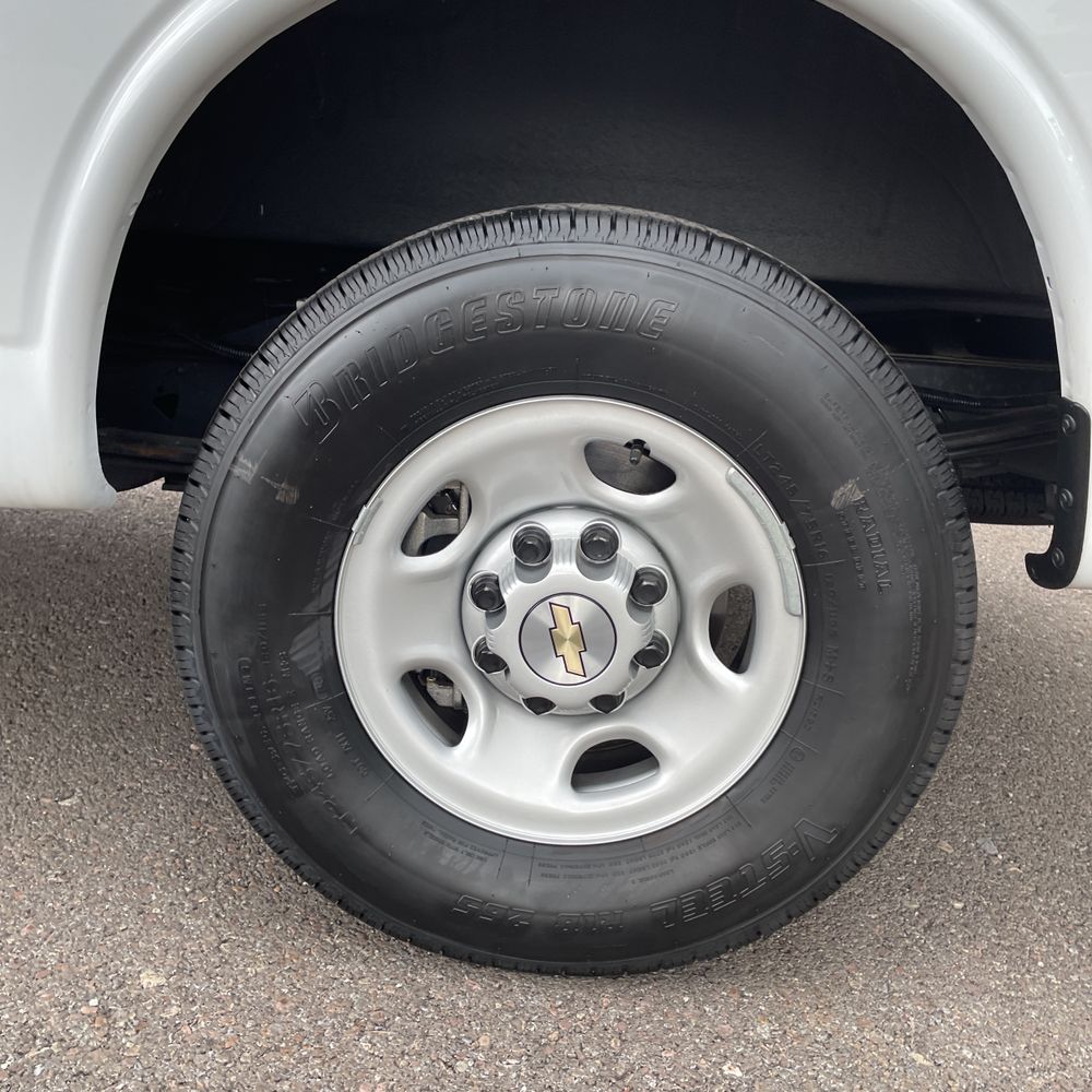 2024 Chevrolet Express 2500