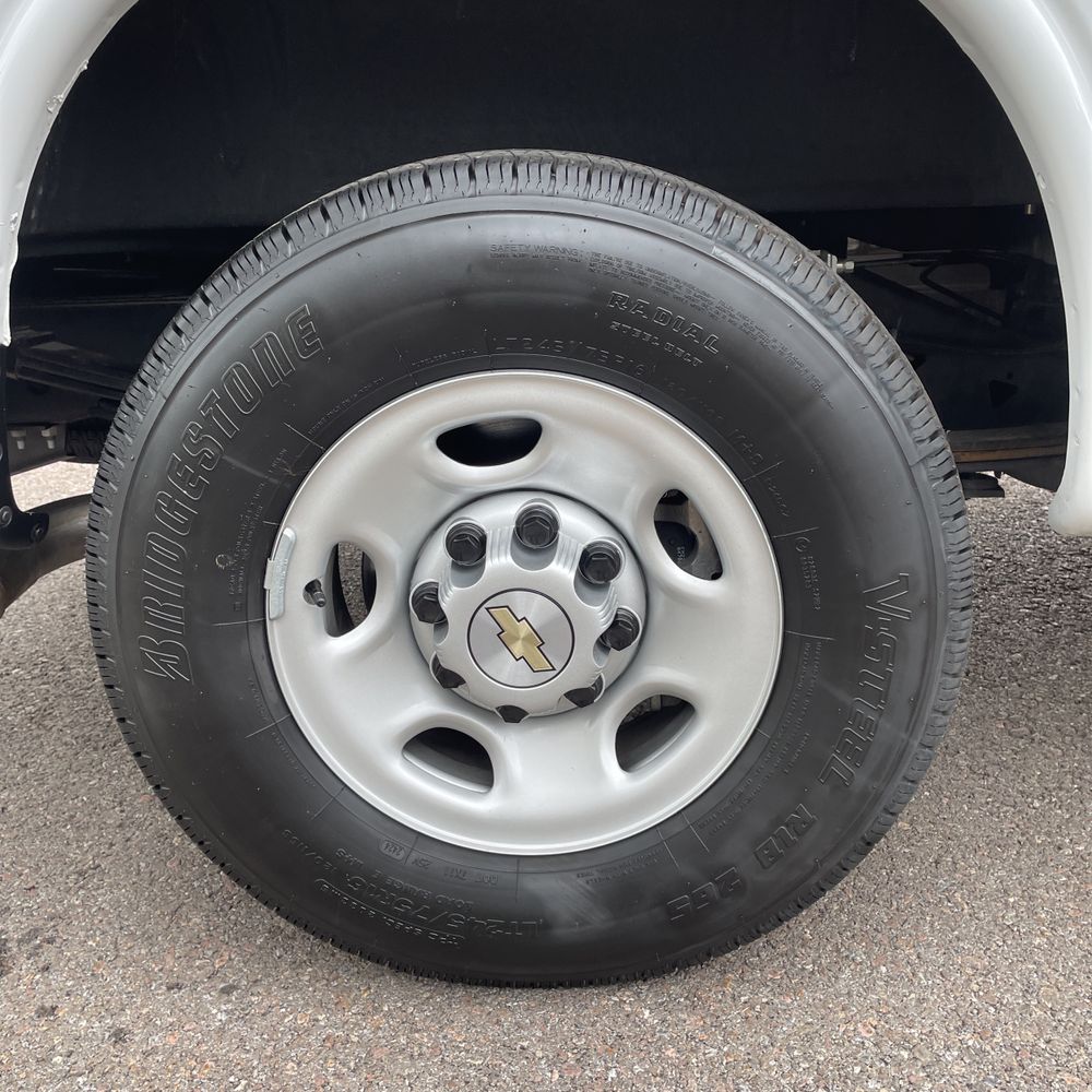 2024 Chevrolet Express 2500