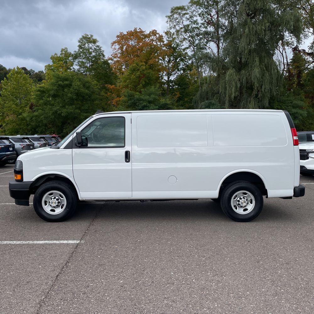2024 Chevrolet Express 2500
