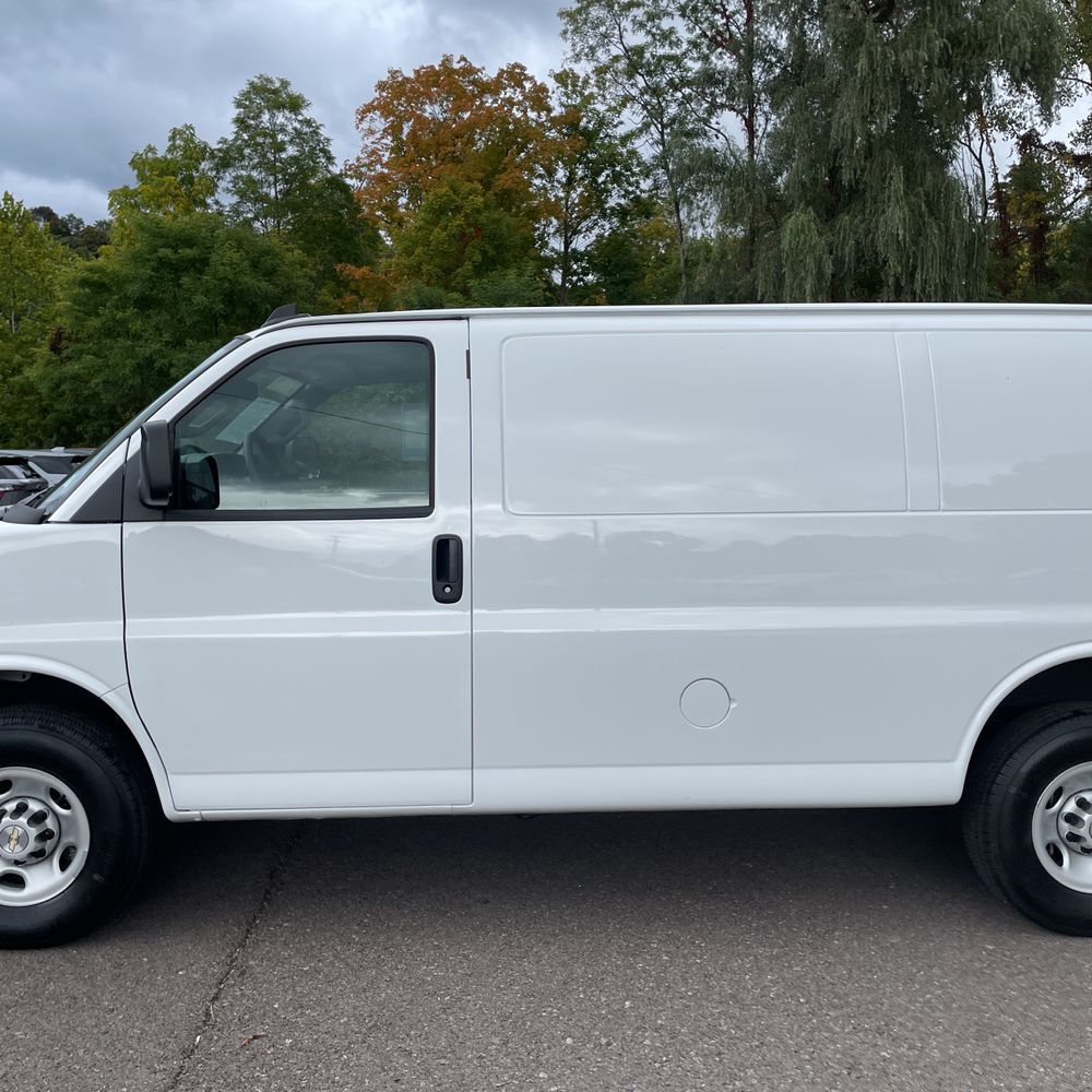 2024 Chevrolet Express 2500