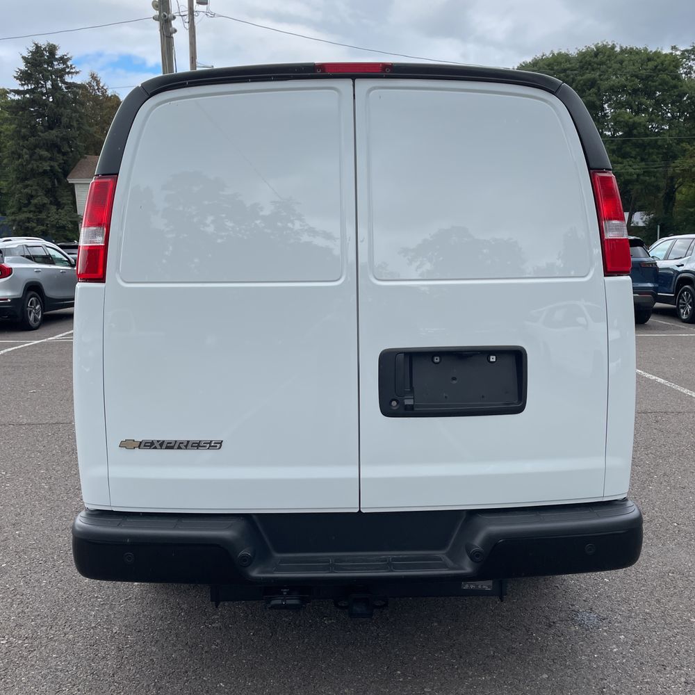 2024 Chevrolet Express 2500
