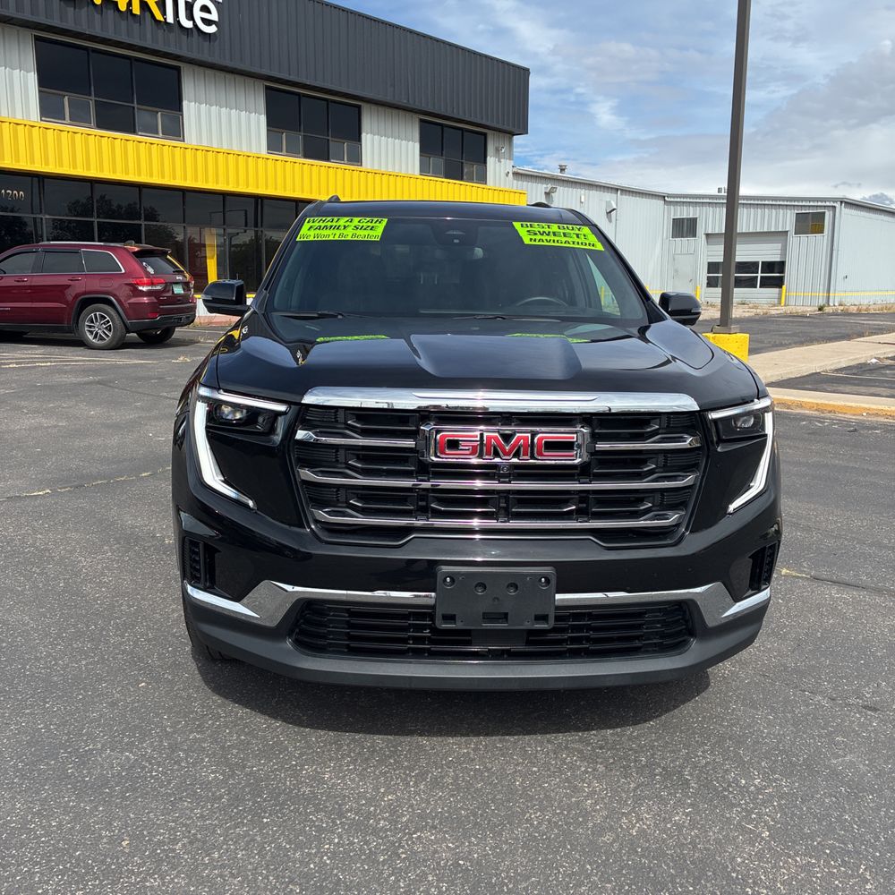 2025 GMC Acadia Elevation