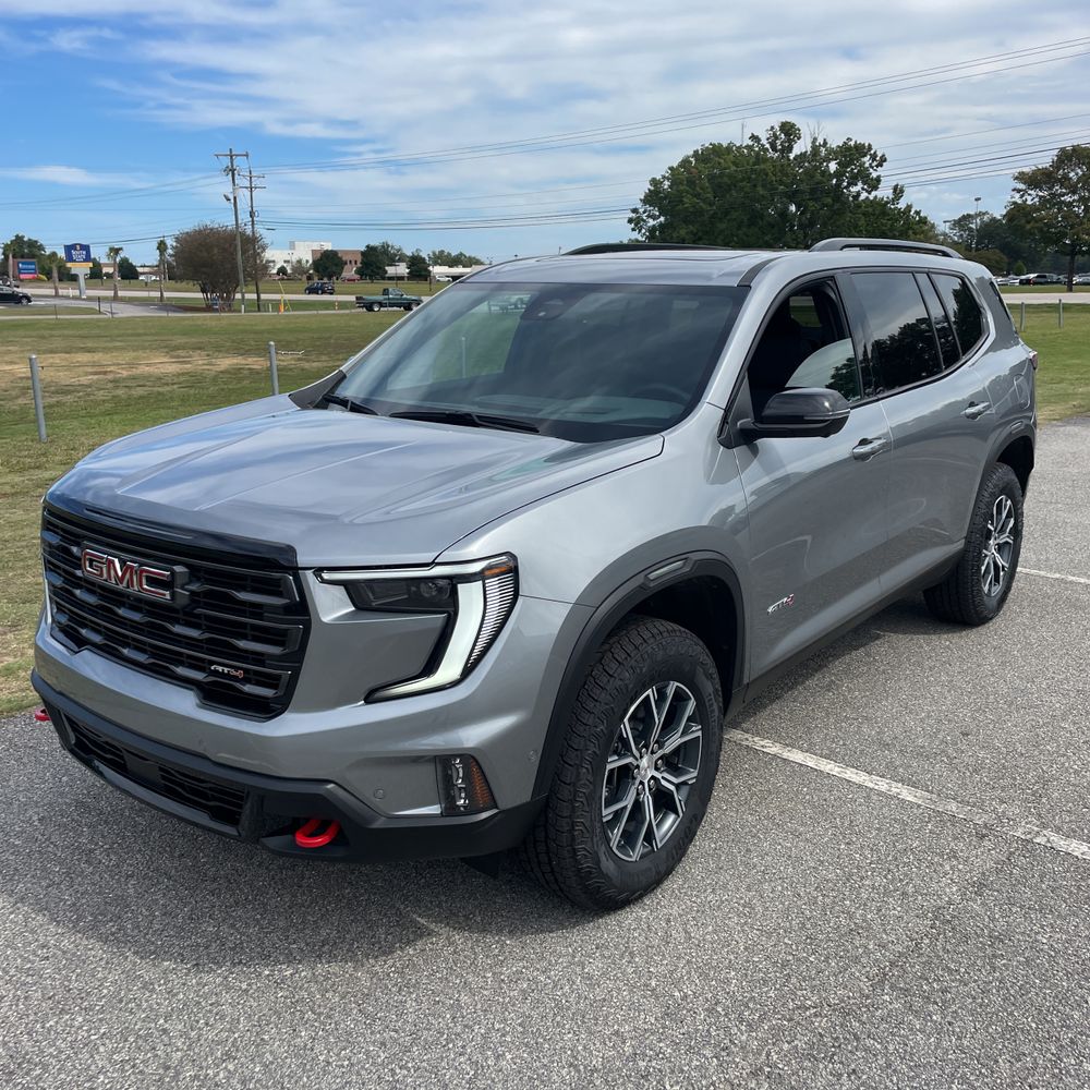 2024 GMC Acadia AT4
