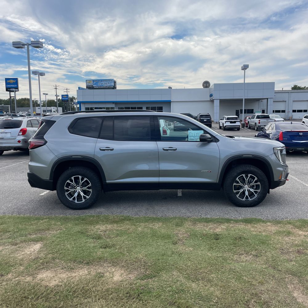 2024 GMC Acadia AT4