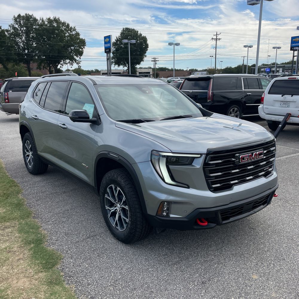 2024 GMC Acadia AT4