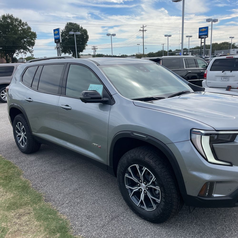 2024 GMC Acadia AT4