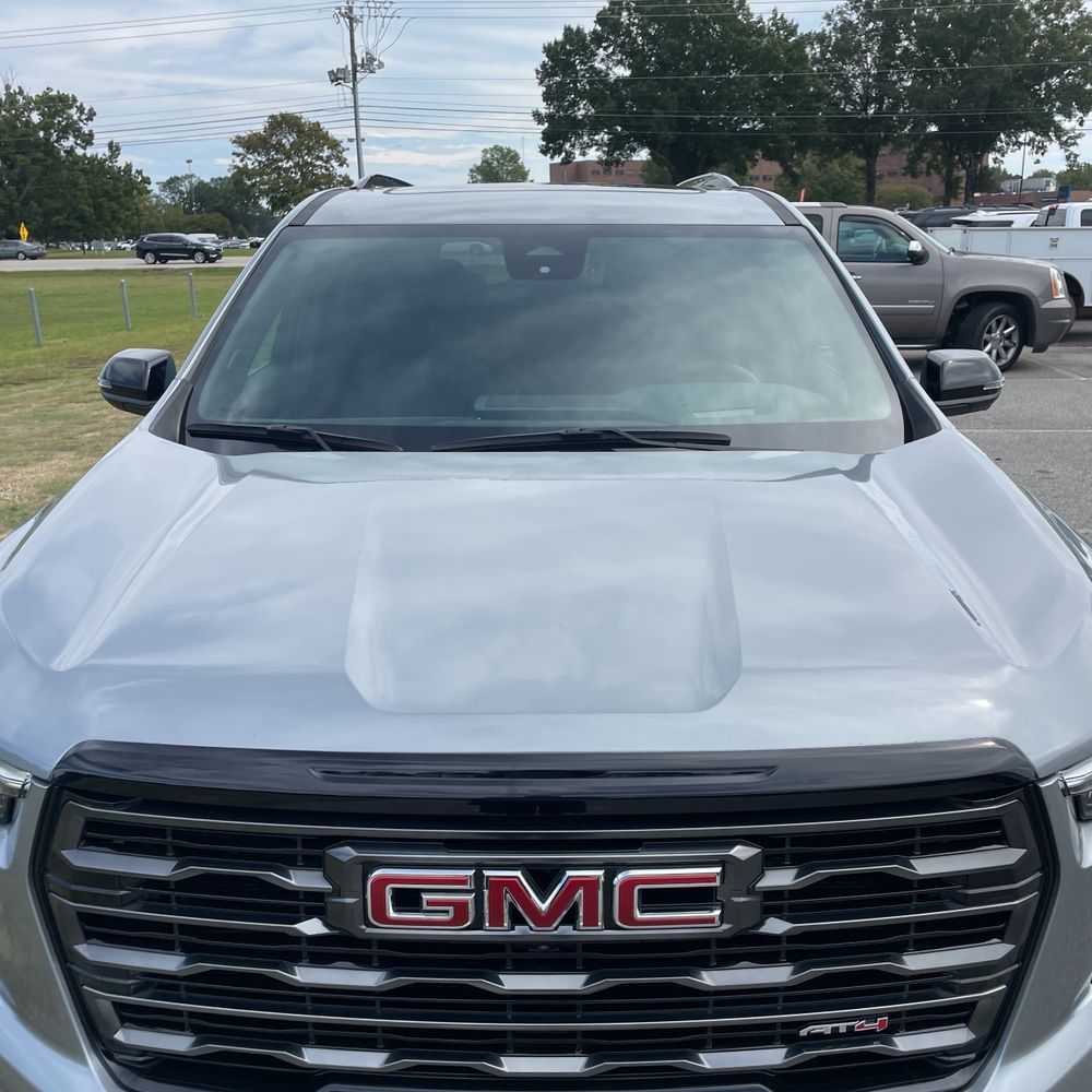 2024 GMC Acadia AT4