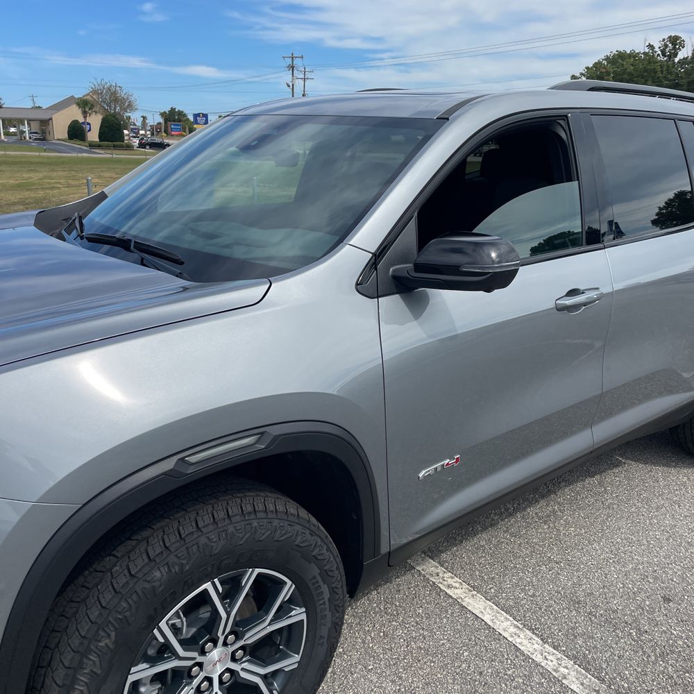 2024 GMC Acadia AT4