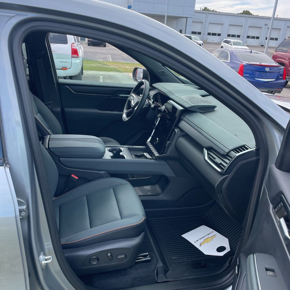 2024 GMC Acadia AT4