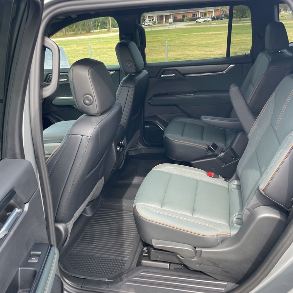2024 GMC Acadia AT4