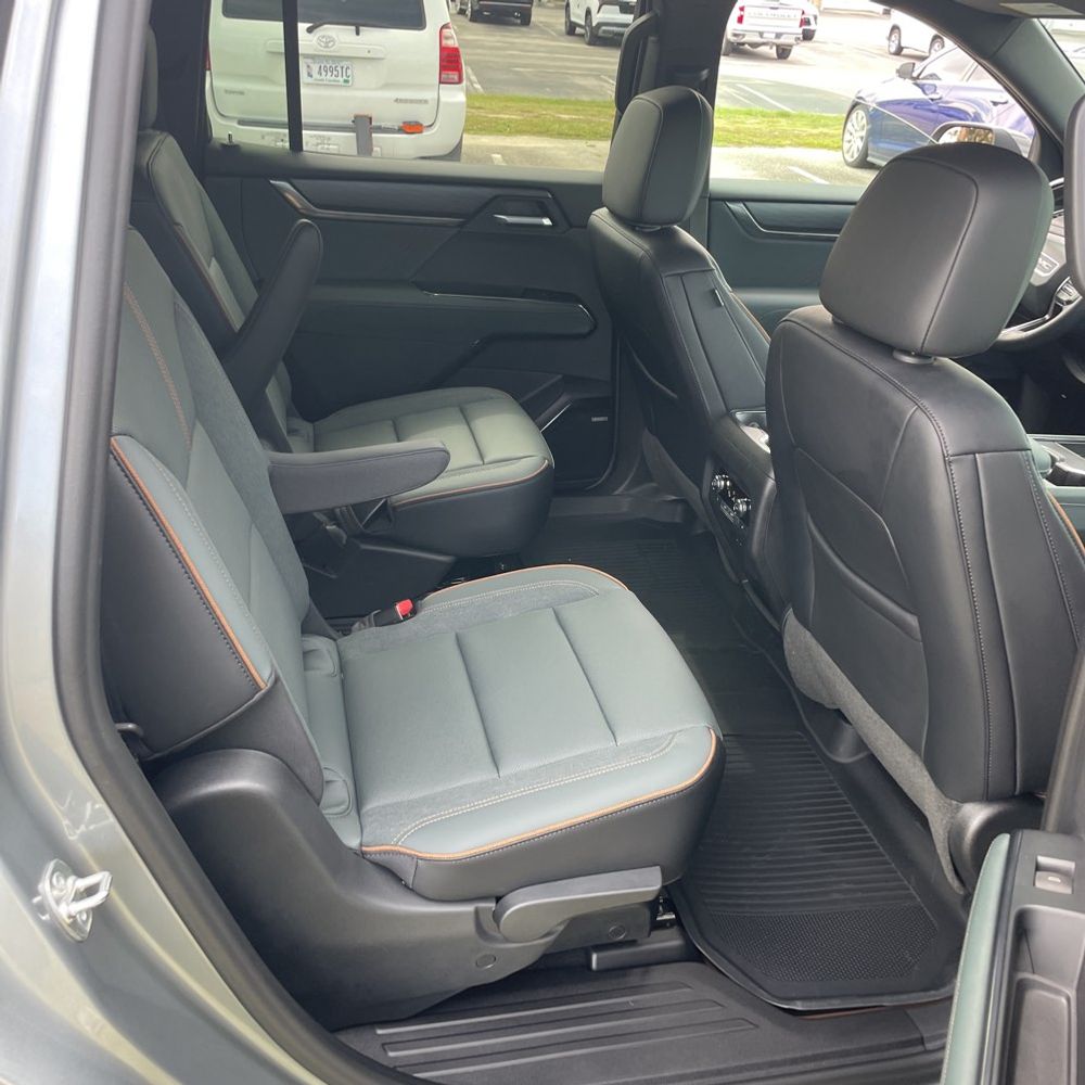 2024 GMC Acadia AT4