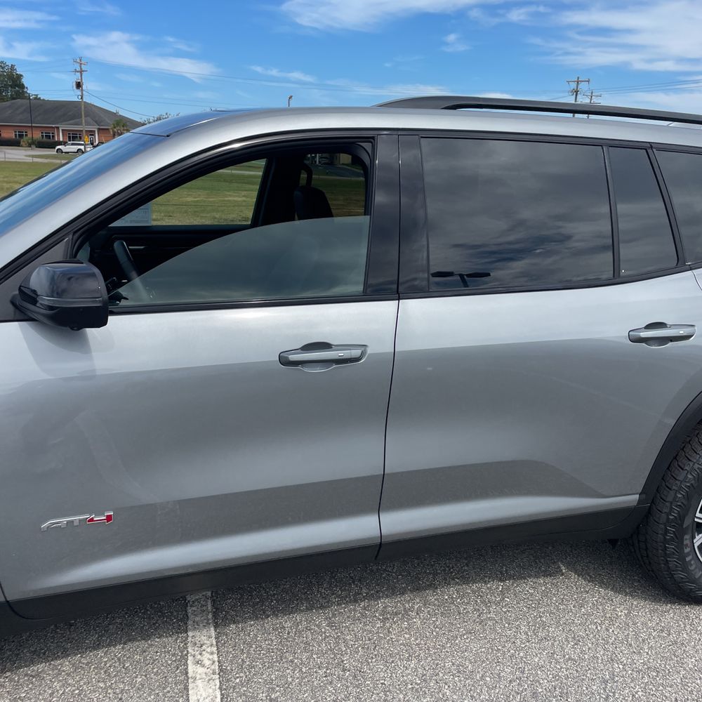 2024 GMC Acadia AT4