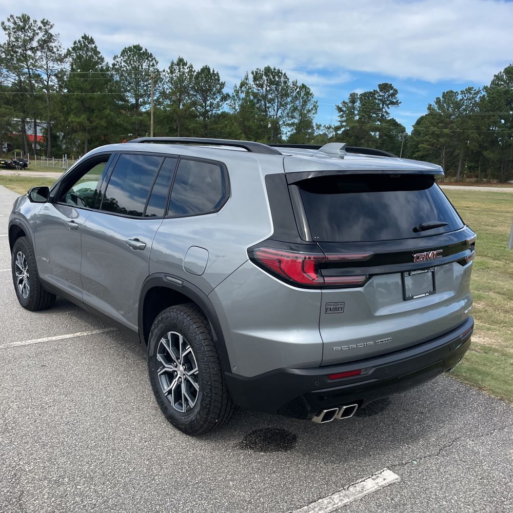 2024 GMC Acadia AT4