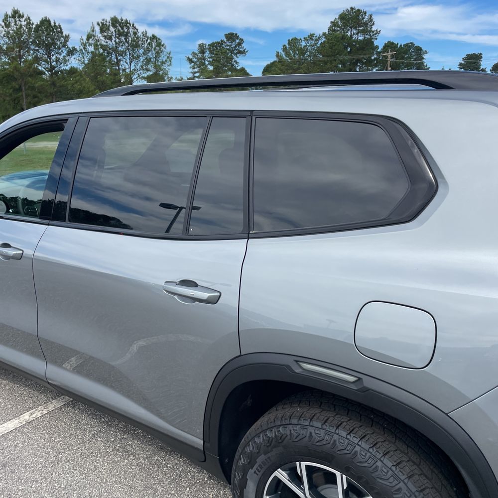 2024 GMC Acadia AT4