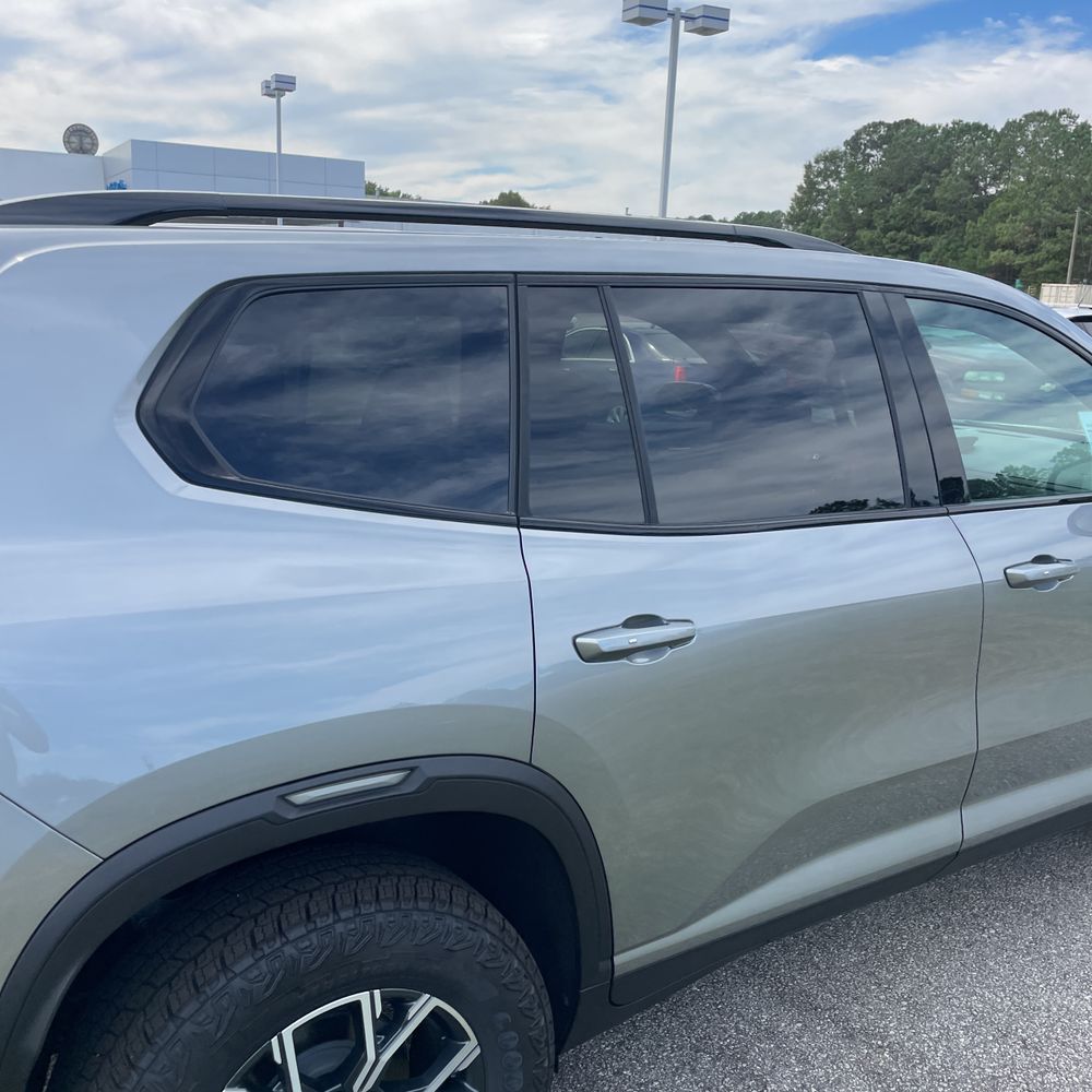 2024 GMC Acadia AT4