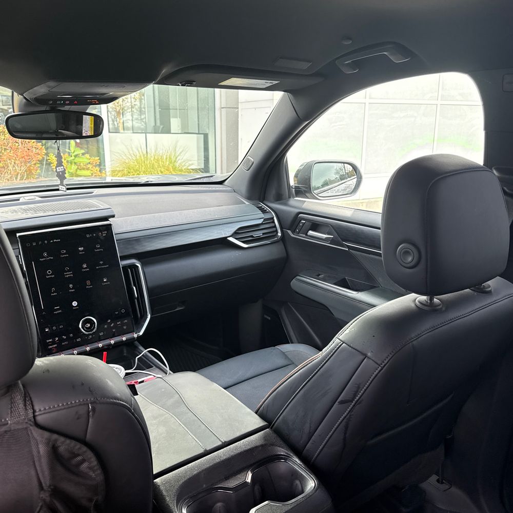 2024 GMC Acadia AT4