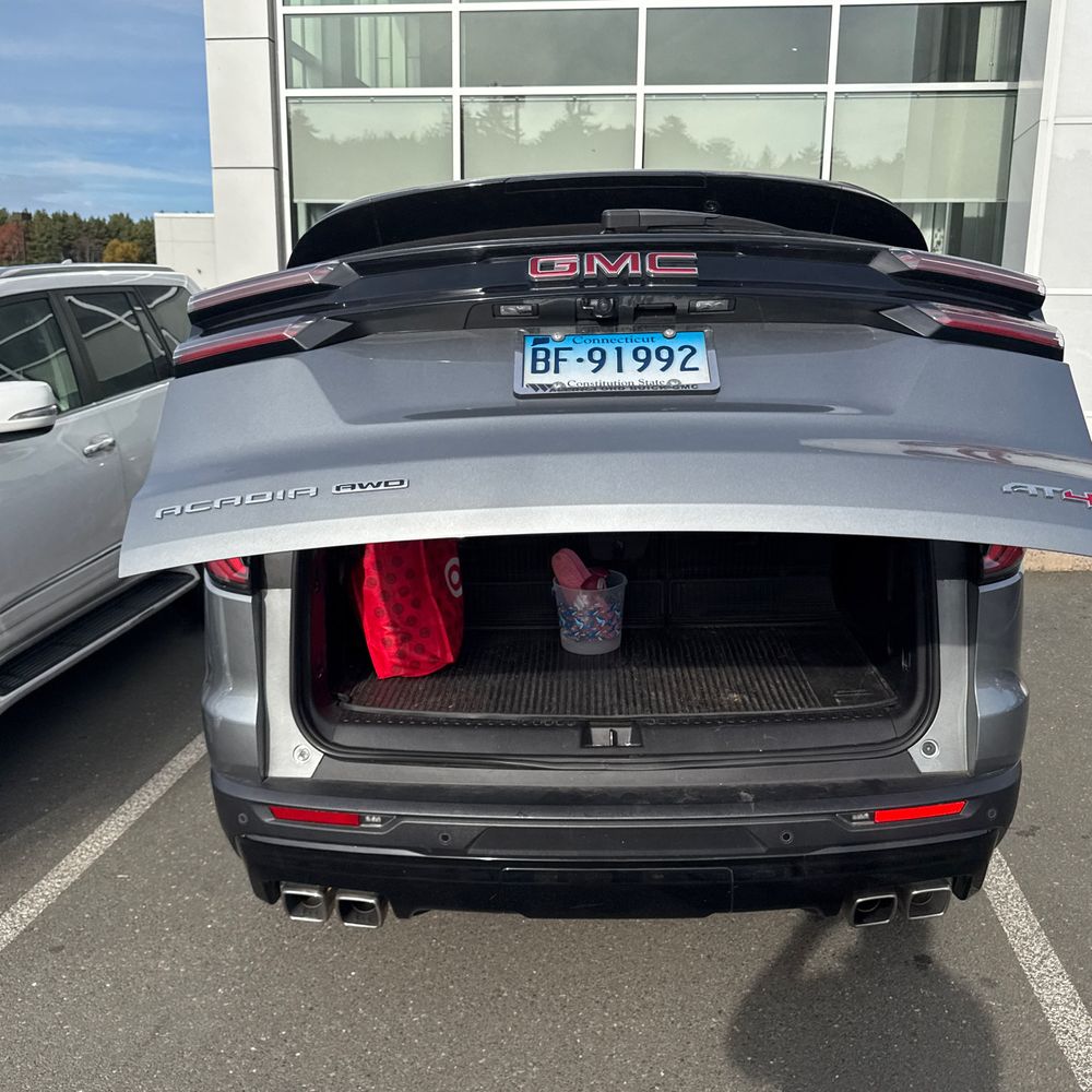 2024 GMC Acadia AT4