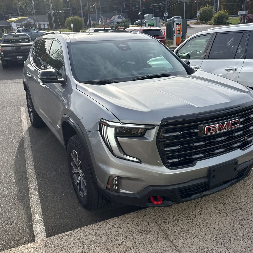 2024 GMC Acadia AT4