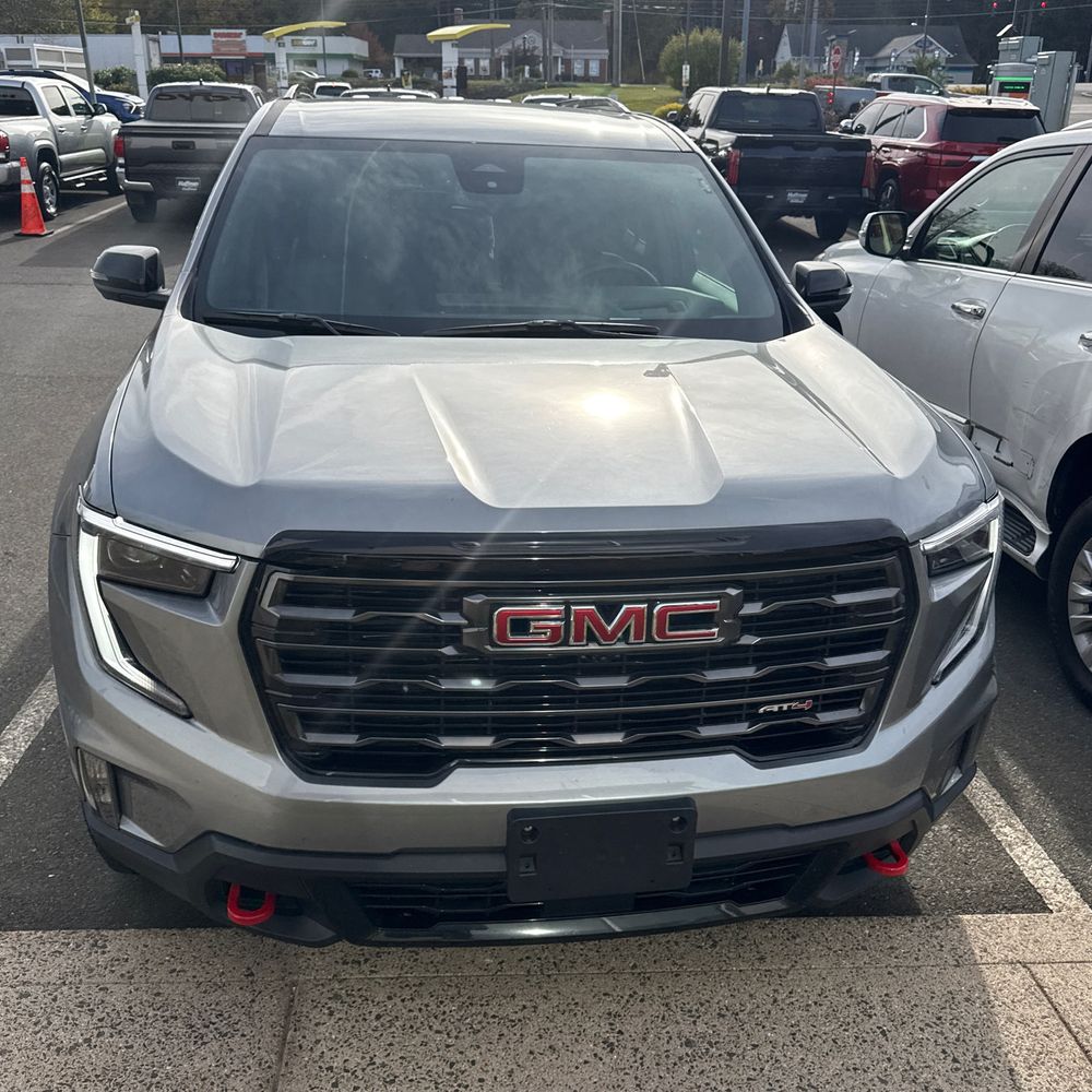 2024 GMC Acadia AT4